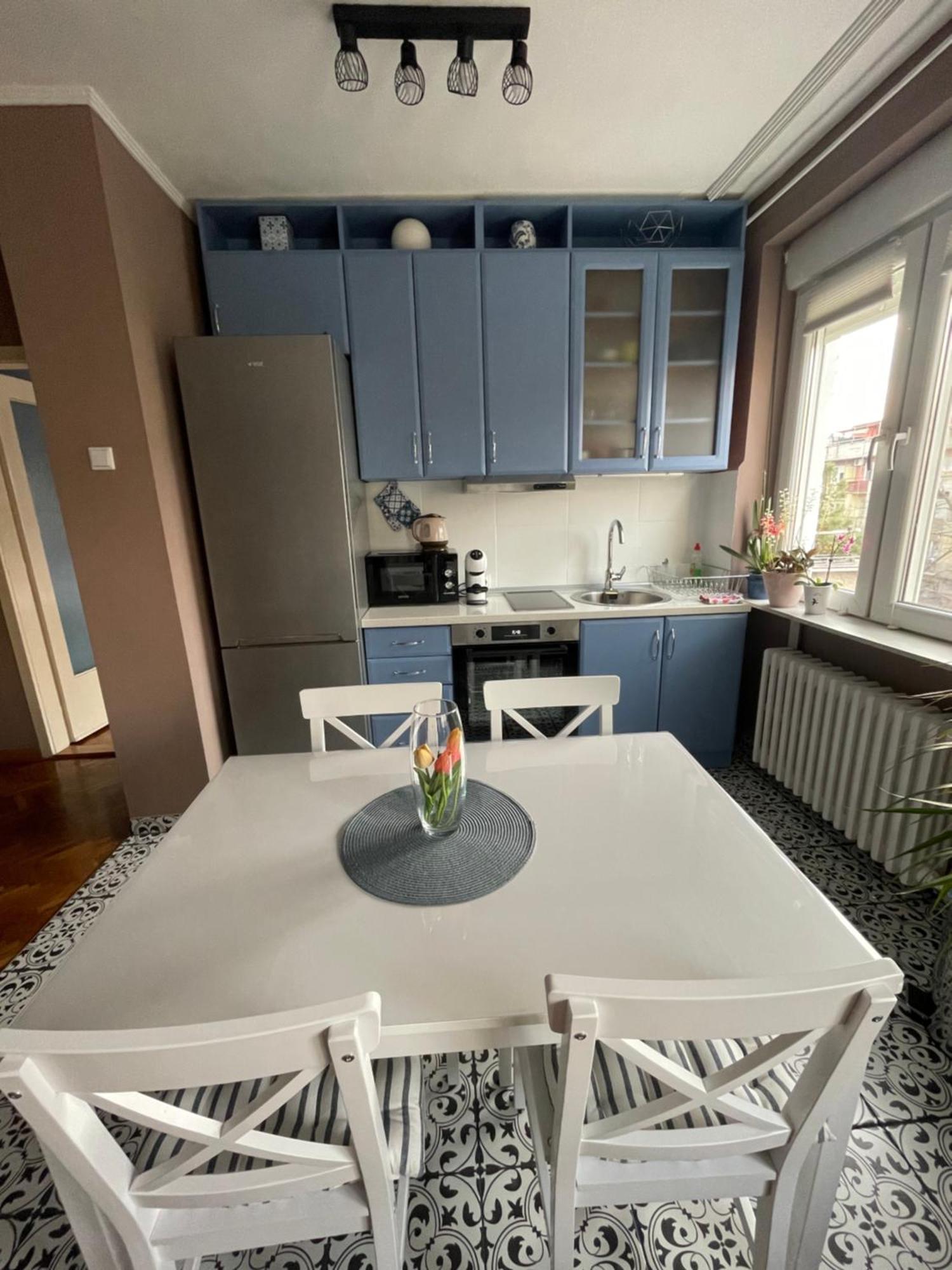 Apartman Avenia Novi Sad Buitenkant foto